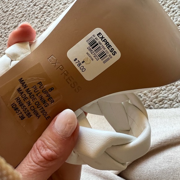 Express heels never worn - Picture 2 of 6